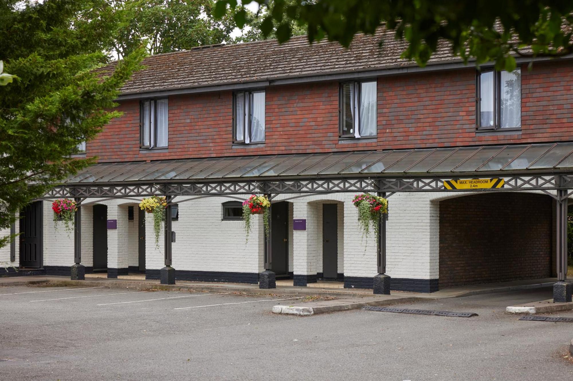 Crossroads By Chef & Brewer Collection Weedon Bec Exterior foto