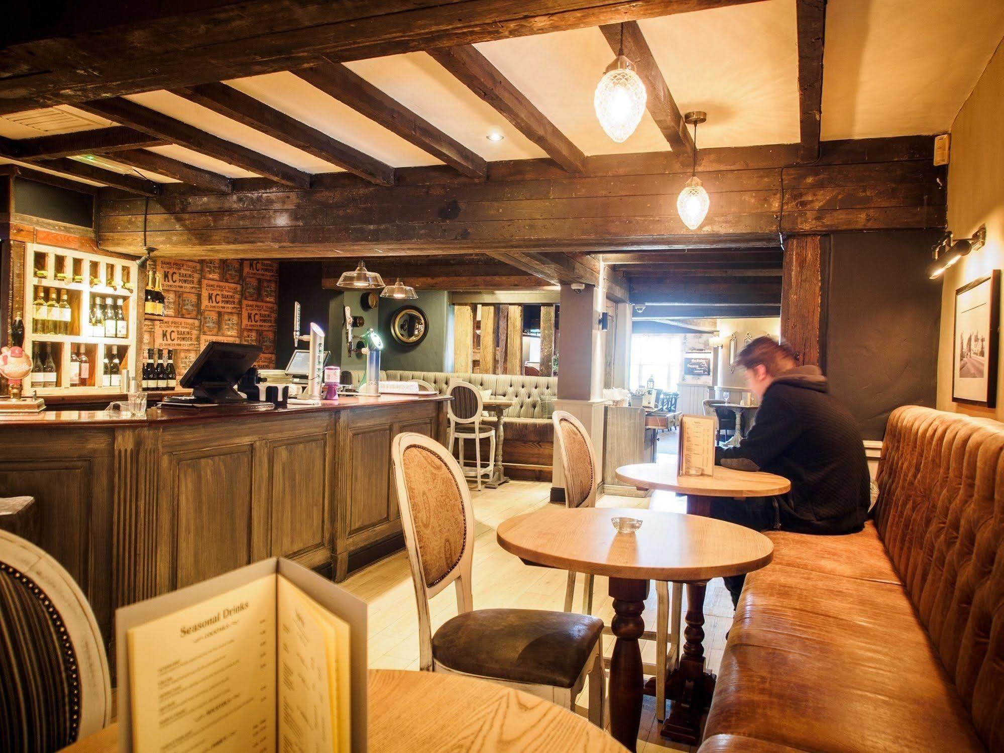 Crossroads By Chef & Brewer Collection Weedon Bec Exterior foto